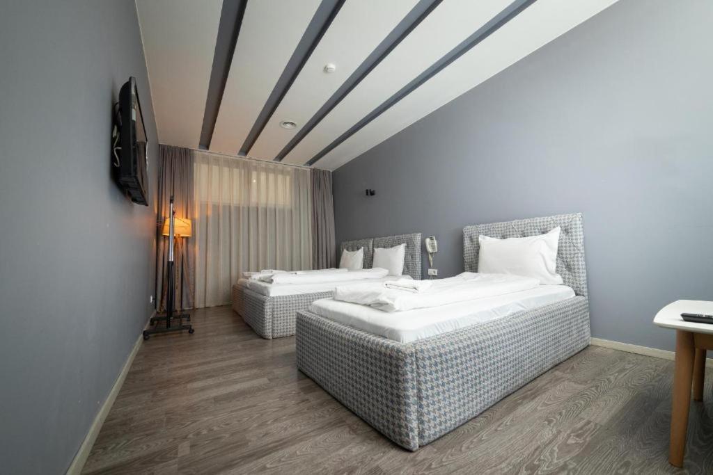 Hotel Gloria Ks 普里什蒂纳 外观 照片